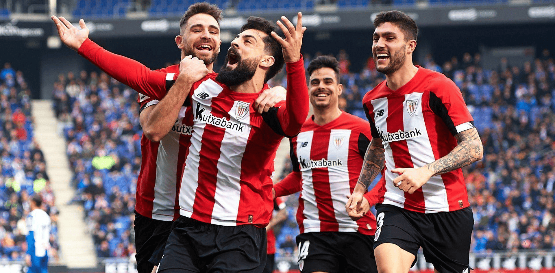 用户界面-从曼联围绕欧超杯战术微调到赛前阿斯顿维拉调整名单以备中超，集结日纽约尼克斯调整名单以备欧超杯的简单介绍-用户界面